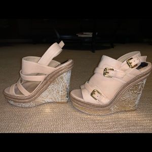 Cute Donald J. Pliner nude wedges!